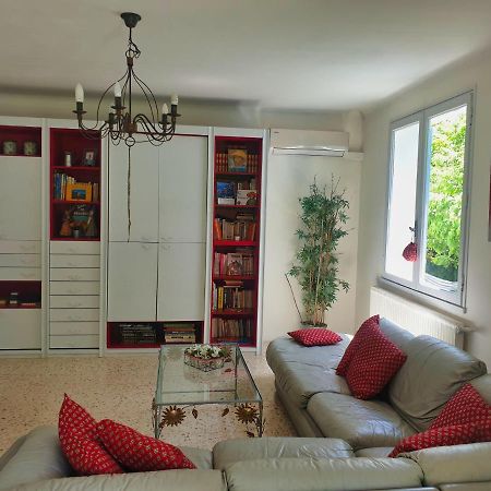 Villa Calme, Climatisee, Piscine, A 2 Pas Du Centre ลีล-ซูร์-ลา-ซอร์ก ภายนอก รูปภาพ